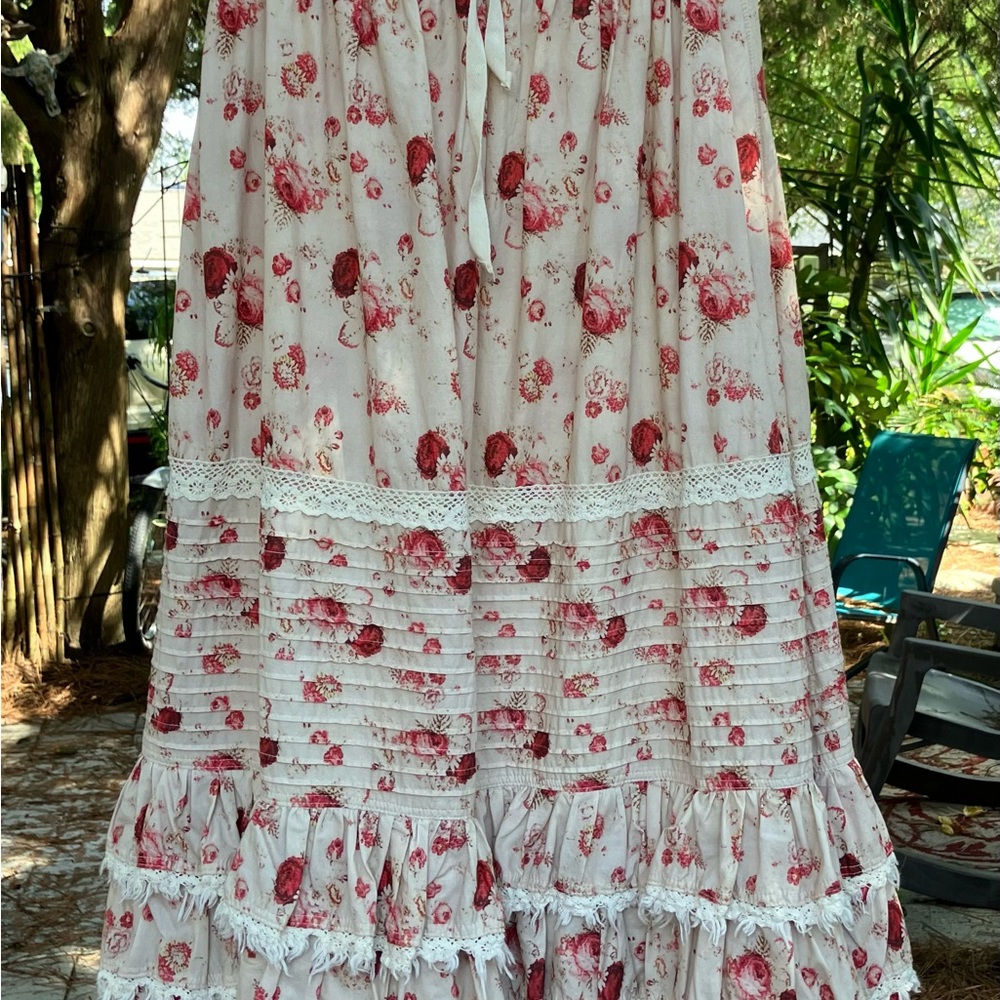 Romantic Floral Maxi Skirt with Lace Detail
